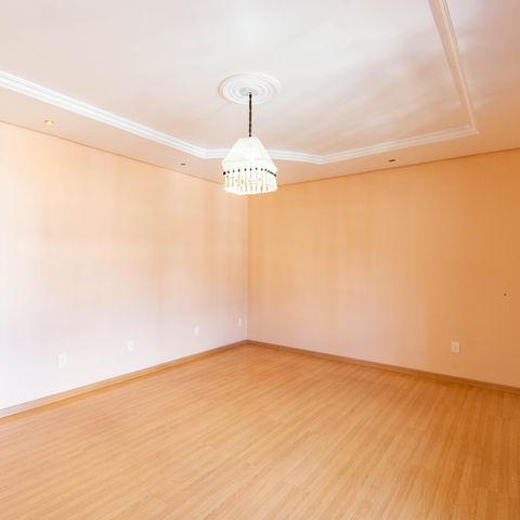 Casa para alugar com 325m², 4 quartos e 4 vagas Casa para alugar com 325m², 4 quartos e 4 vagasQuarto 1