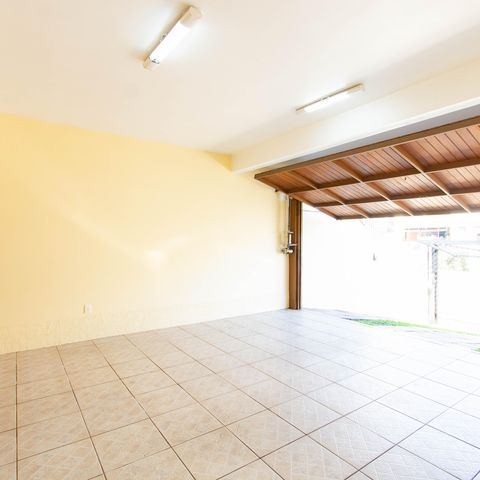 Casa para alugar com 325m², 4 quartos e 4 vagas Casa para alugar com 325m², 4 quartos e 4 vagasGaragem