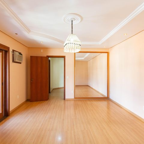Casa para alugar com 325m², 4 quartos e 4 vagas Casa para alugar com 325m², 4 quartos e 4 vagasQuarto 2