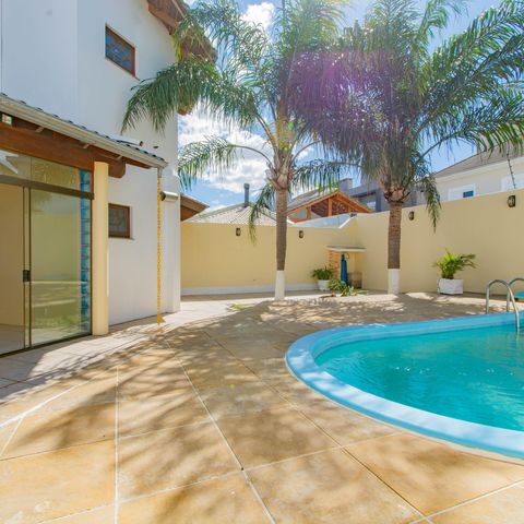 Casa para alugar com 325m², 4 quartos e 4 vagas Casa para alugar com 325m², 4 quartos e 4 vagasÁrea Externa