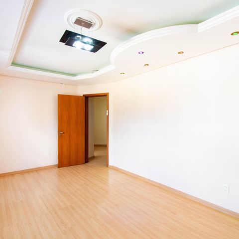 Casa para alugar com 325m², 4 quartos e 4 vagas Casa para alugar com 325m², 4 quartos e 4 vagasSuíte