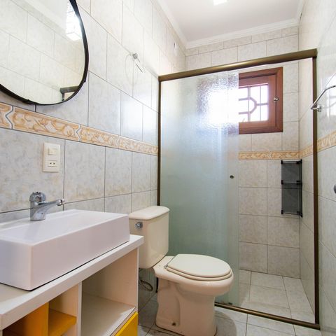 Casa para alugar com 325m², 4 quartos e 4 vagas Casa para alugar com 325m², 4 quartos e 4 vagasBanheiro Social
