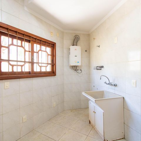 Casa para alugar com 325m², 4 quartos e 4 vagas Casa para alugar com 325m², 4 quartos e 4 vagasÁrea de Serviço