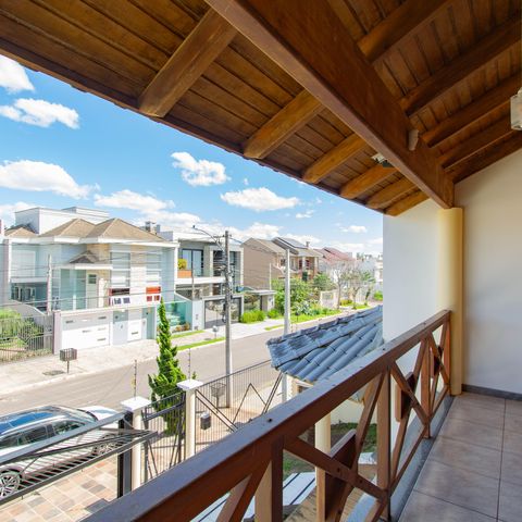 Casa para alugar com 325m², 4 quartos e 4 vagas Casa para alugar com 325m², 4 quartos e 4 vagasVaranda do Quarto 2