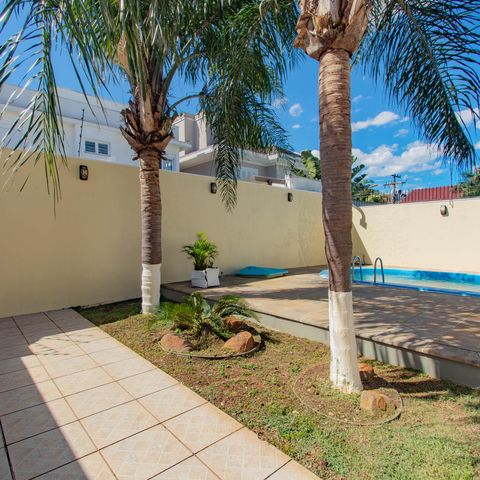 Casa para alugar com 325m², 4 quartos e 4 vagas Casa para alugar com 325m², 4 quartos e 4 vagasÁrea Externa