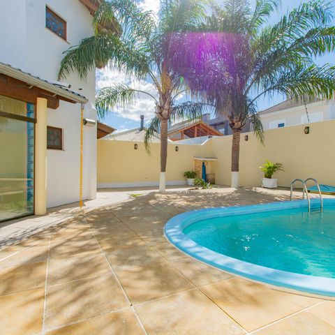Casa para alugar com 325m², 4 quartos e 4 vagas Casa para alugar com 325m², 4 quartos e 4 vagasÁrea Externa