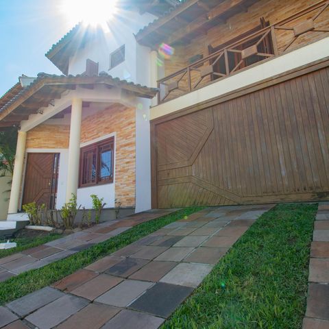 Casa para alugar com 325m², 4 quartos e 4 vagas Casa para alugar com 325m², 4 quartos e 4 vagasÁrea Externa