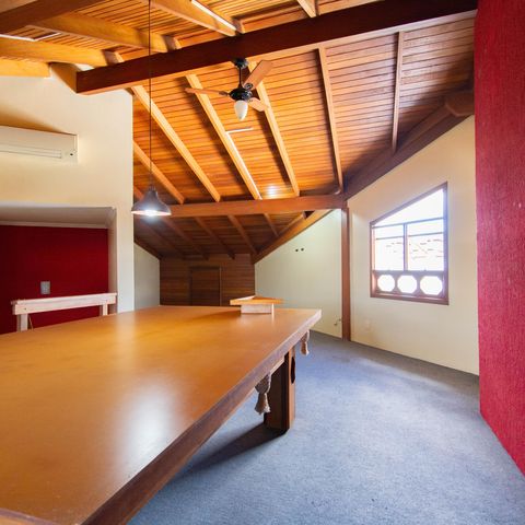 Casa para alugar com 325m², 4 quartos e 4 vagas Casa para alugar com 325m², 4 quartos e 4 vagasSótão