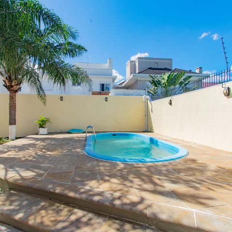 Casa para alugar com 325m², 4 quartos e 4 vagas Casa para alugar com 325m², 4 quartos e 4 vagasÁrea Externa