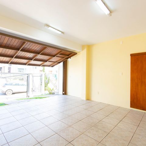 Casa para alugar com 325m², 4 quartos e 4 vagas Casa para alugar com 325m², 4 quartos e 4 vagasGaragem