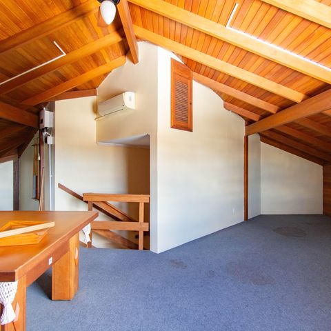 Casa para alugar com 325m², 4 quartos e 4 vagas Casa para alugar com 325m², 4 quartos e 4 vagasSótão