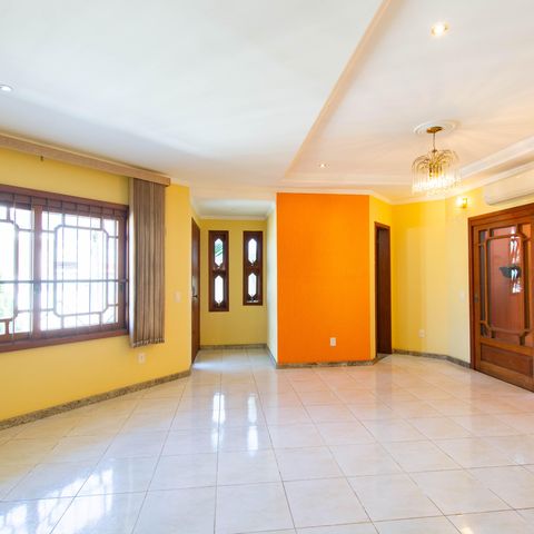 Casa para alugar com 325m², 4 quartos e 4 vagas Casa para alugar com 325m², 4 quartos e 4 vagasSala