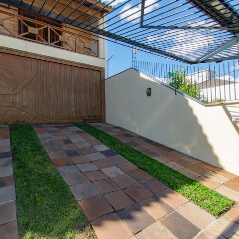 Casa para alugar com 325m², 4 quartos e 4 vagas Casa para alugar com 325m², 4 quartos e 4 vagasÁrea Externa