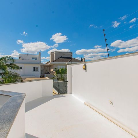 Casa para alugar com 325m², 4 quartos e 4 vagas Casa para alugar com 325m², 4 quartos e 4 vagasÁrea Externa