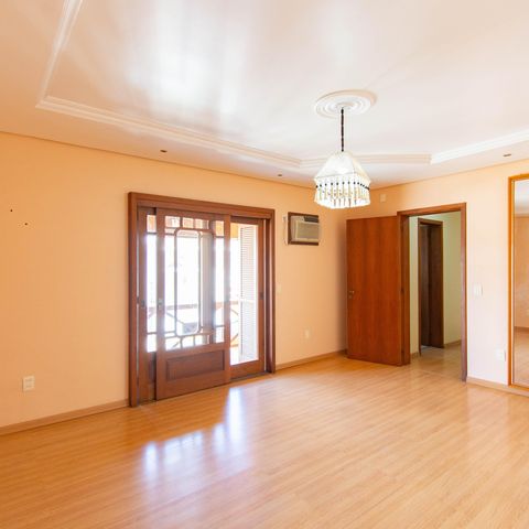 Casa para alugar com 325m², 4 quartos e 4 vagas Casa para alugar com 325m², 4 quartos e 4 vagasQuarto 2