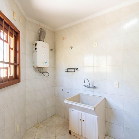 Casa para alugar com 325m², 4 quartos e 4 vagas Casa para alugar com 325m², 4 quartos e 4 vagasÁrea de Serviço