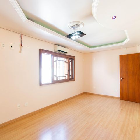 Casa para alugar com 325m², 4 quartos e 4 vagas Casa para alugar com 325m², 4 quartos e 4 vagasSuíte
