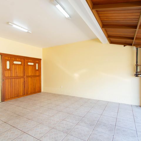 Casa para alugar com 325m², 4 quartos e 4 vagas Casa para alugar com 325m², 4 quartos e 4 vagasGaragem