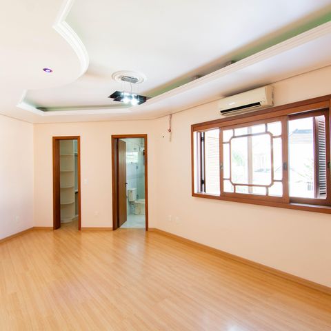 Casa para alugar com 325m², 4 quartos e 4 vagas Casa para alugar com 325m², 4 quartos e 4 vagasSuíte