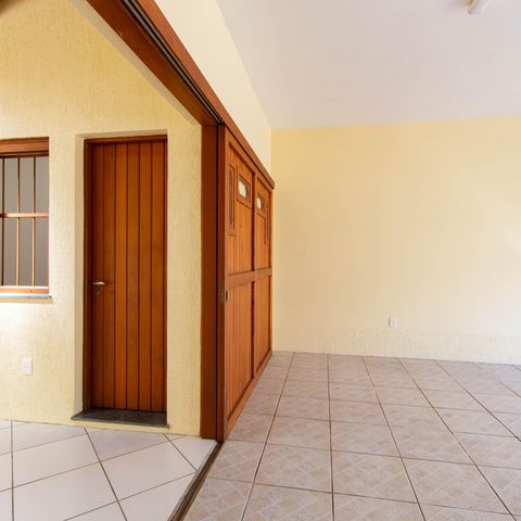 Casa para alugar com 325m², 4 quartos e 4 vagas Casa para alugar com 325m², 4 quartos e 4 vagasGaragem