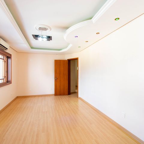 Casa para alugar com 325m², 4 quartos e 4 vagas Casa para alugar com 325m², 4 quartos e 4 vagasSuíte