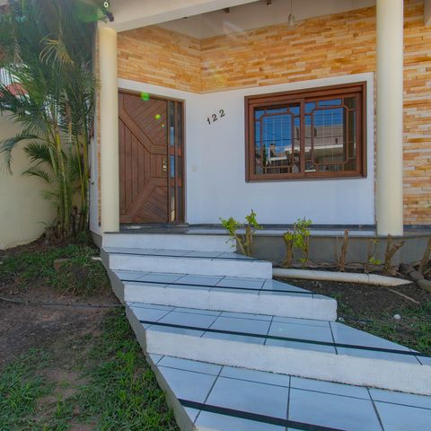 Casa para alugar com 325m², 4 quartos e 4 vagas Casa para alugar com 325m², 4 quartos e 4 vagasÁrea Externa