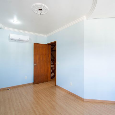 Casa para alugar com 325m², 4 quartos e 4 vagas Casa para alugar com 325m², 4 quartos e 4 vagasQuarto 3