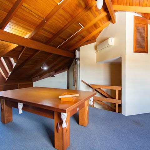 Casa para alugar com 325m², 4 quartos e 4 vagas Casa para alugar com 325m², 4 quartos e 4 vagasSótão