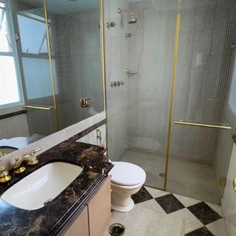 Casa à venda com 740m², 4 quartos e 6 vagas