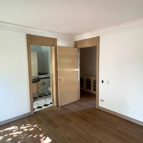 Casa à venda com 740m², 4 quartos e 6 vagas