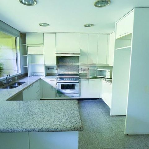 Casa à venda com 740m², 4 quartos e 6 vagas