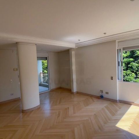 Casa à venda com 740m², 4 quartos e 6 vagas