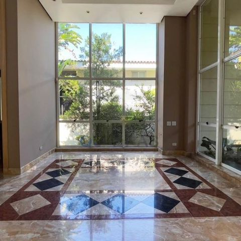 Casa à venda com 740m², 4 quartos e 6 vagas