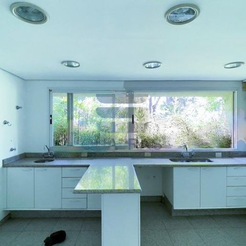 Casa à venda com 740m², 4 quartos e 6 vagas