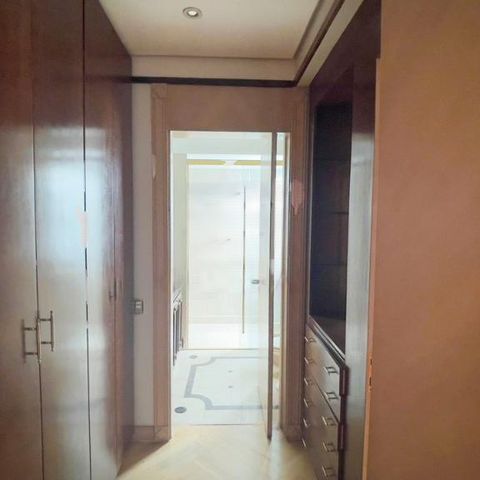 Casa à venda com 740m², 4 quartos e 6 vagas