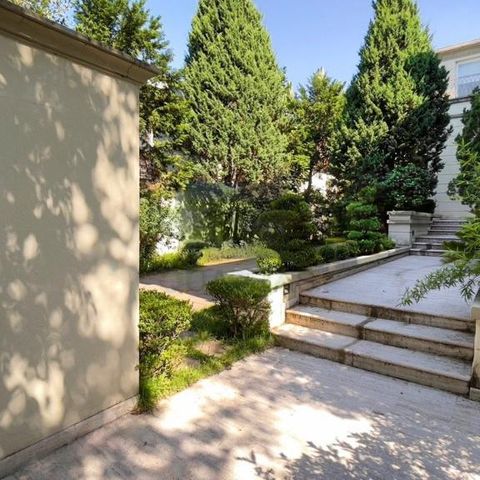 Casa à venda com 740m², 4 quartos e 6 vagas