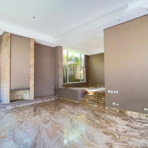 Casa à venda com 740m², 4 quartos e 6 vagas