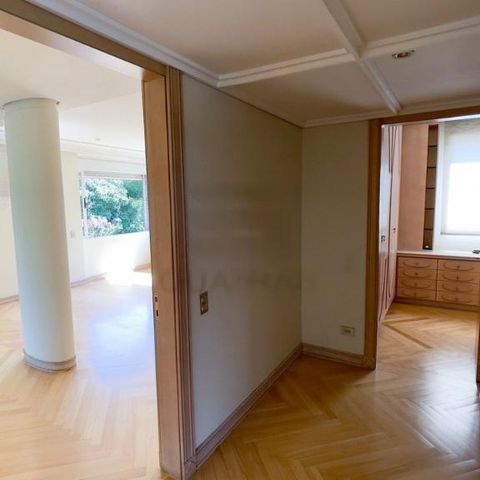 Casa à venda com 740m², 4 quartos e 6 vagas