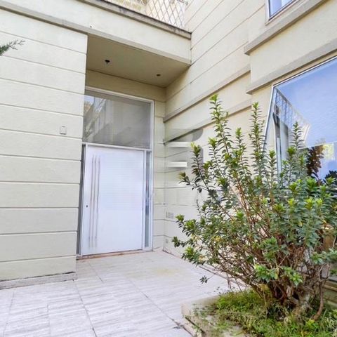 Casa à venda com 740m², 4 quartos e 6 vagas