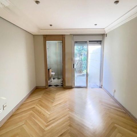 Casa à venda com 740m², 4 quartos e 6 vagas