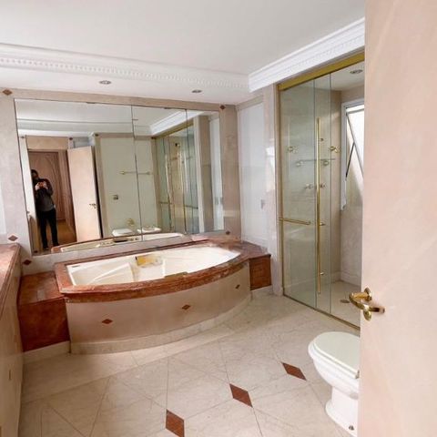 Casa à venda com 740m², 4 quartos e 6 vagas