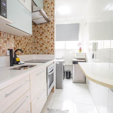 Apartamento à venda com 44m², 2 quartos e 1 vaga Apartamento à venda com 44m², 2 quartos e 1 vagaCozinha e Área de Serviço