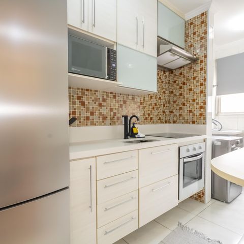 Apartamento à venda com 44m², 2 quartos e 1 vaga Apartamento à venda com 44m², 2 quartos e 1 vagaCozinha e Área de Serviço