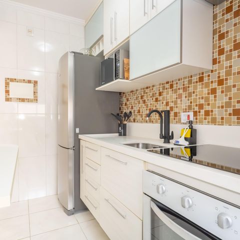 Apartamento à venda com 44m², 2 quartos e 1 vaga Apartamento à venda com 44m², 2 quartos e 1 vagaCozinha e Área de Serviço