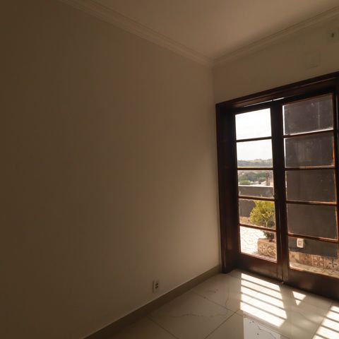 Casa à venda com 270m², 3 quartos e 4 vagas Casa à venda com 270m², 3 quartos e 4 vagasSuíte