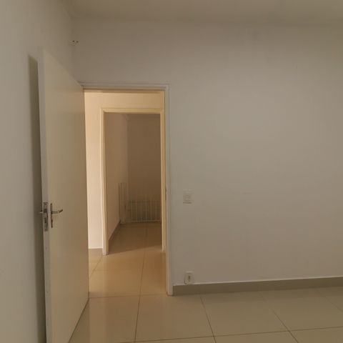 Casa à venda com 270m², 3 quartos e 4 vagas Casa à venda com 270m², 3 quartos e 4 vagasQuarto 2