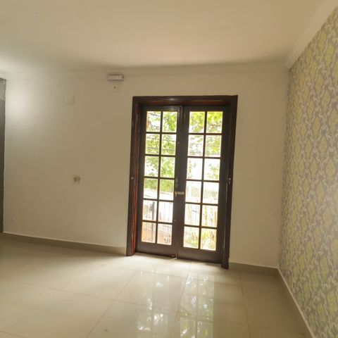 Casa à venda com 270m², 3 quartos e 4 vagas Casa à venda com 270m², 3 quartos e 4 vagasSala