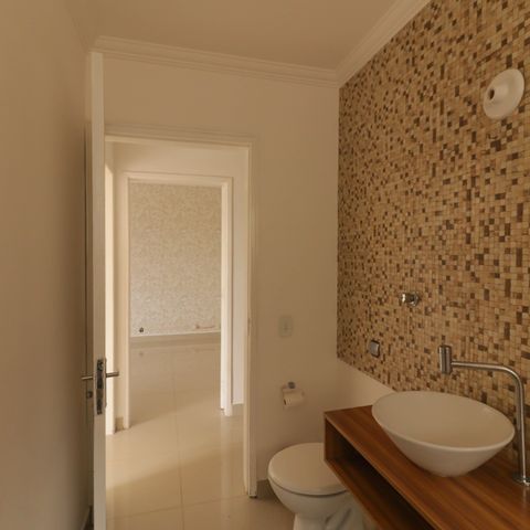 Casa à venda com 270m², 3 quartos e 4 vagas Casa à venda com 270m², 3 quartos e 4 vagasBanheiro Social