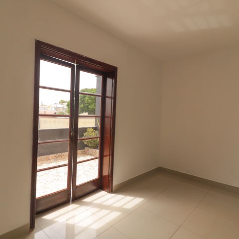 Casa à venda com 270m², 3 quartos e 4 vagas Casa à venda com 270m², 3 quartos e 4 vagasQuarto