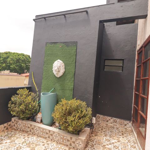 Casa à venda com 270m², 3 quartos e 4 vagas Casa à venda com 270m², 3 quartos e 4 vagasVaranda do Quarto